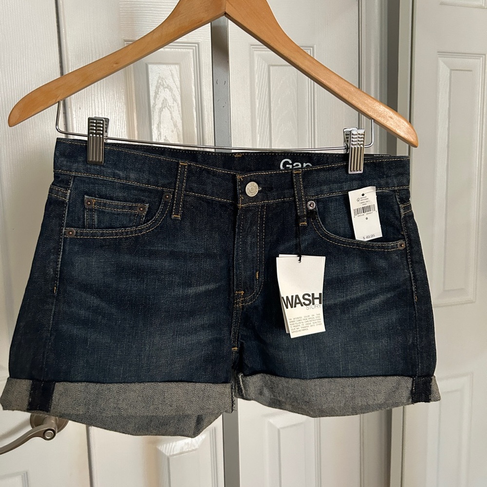 NWT Gap Girlfriend Mid-Rise Size 25 Denim Jean Shorts Dark Rinse